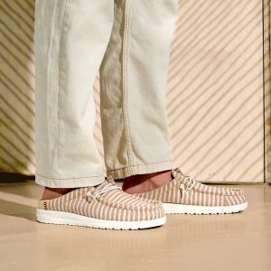 wally slip resort tan/white